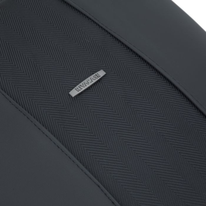 RivaCase črn nahrbtnik za prenosnik 15.6 8165 black