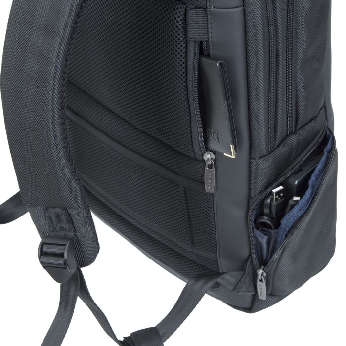 RivaCase črn nahrbtnik za prenosnik 15.6 8165 black