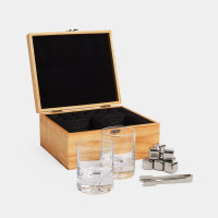 VonShef whiskey glasses in a gift packaging with cooling stones.