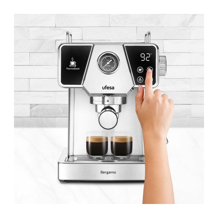 Ufesa UFESA Bergamo espresso aparat za mleti kavni prah, 20 barov pritiska, z manometrom, Thermoblock ogrevanjem in penilcem mleka